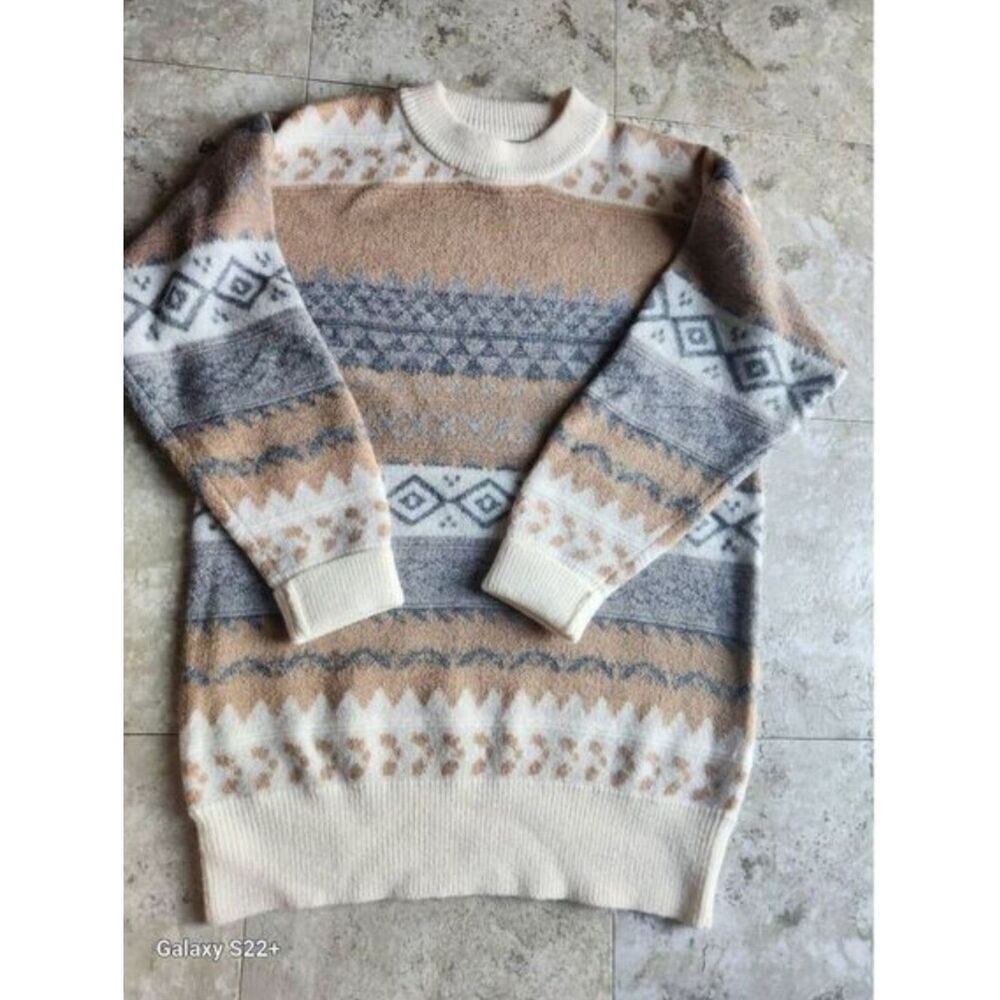 S19 DAVI & DANI Cream, Tan and Gray Fair Isle  Stripe Patterned Crewneck Sweater